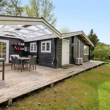 Holiday home In With Outdoor Swimming Pool
